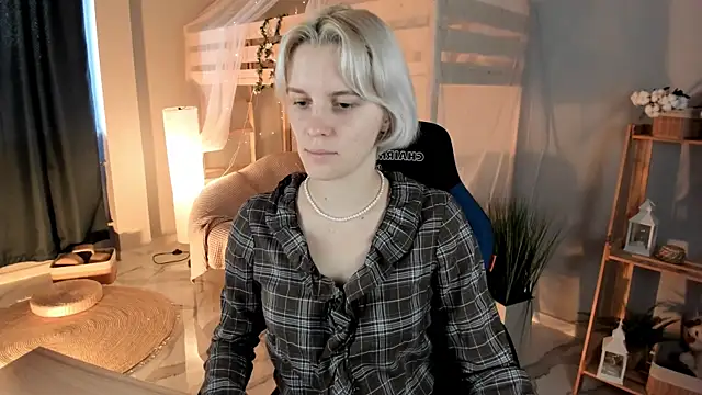 BethanyCloud online show from September 12, 5:29 am