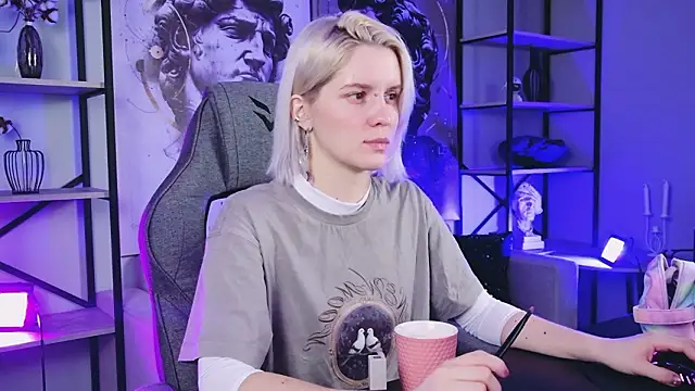 BethanyCloud online show from February 10, 5:39 am