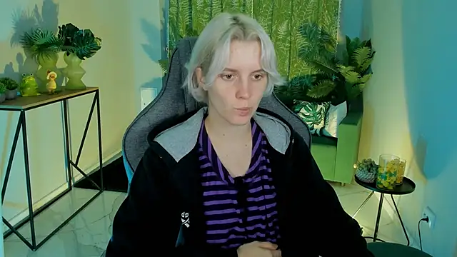 Snapshot of BethanyCloud chatting on September 9, 2:10 am BethanyCloud online show from September 9, 2:10 am