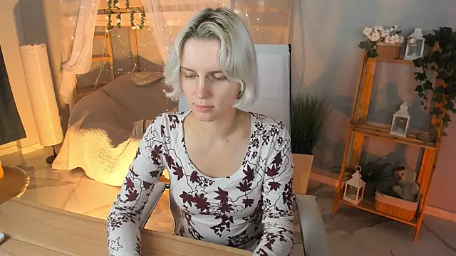 BethanyCloud online show from October 13, 5:20 am