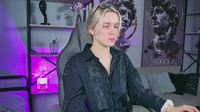 BethanyCloud online show from March 4, 2:19 am