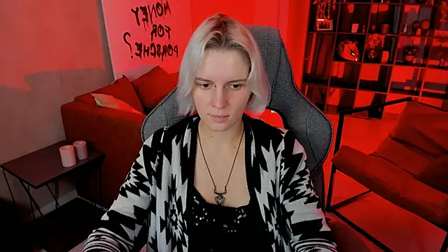 Snapshot of BethanyCloud chatting on October 31, 2:41 am BethanyCloud online show from October 31, 2:41 am