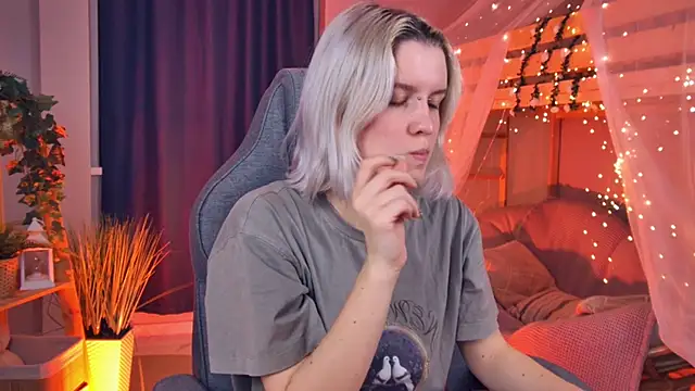 BethanyCloud online show from March 19, 2:22 am