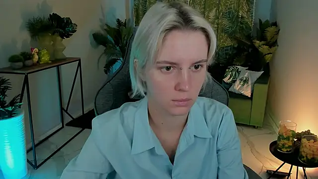 BethanyCloud online show from October 15, 2:21 am