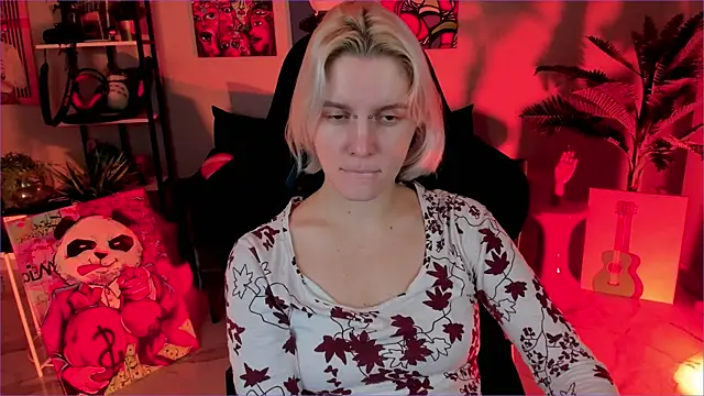 BethanyCloud online show from December 17, 2:38 am