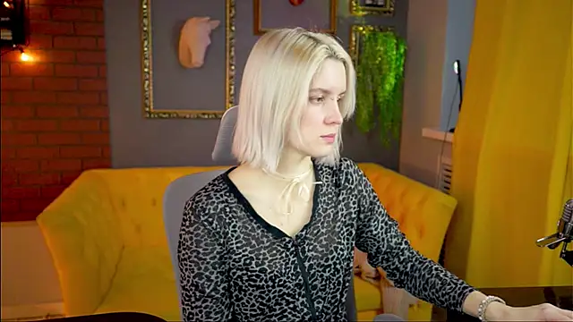 BethanyCloud online show from February 17, 5:27 am