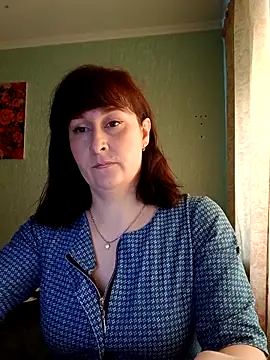 Amandda  online show from April 17, 6:05 am