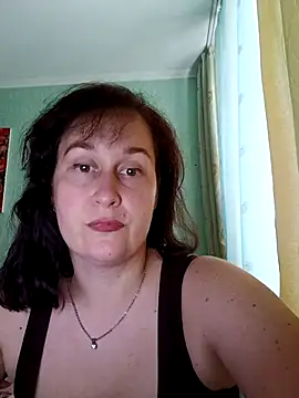 Amandda  online show from July 9, 3:00 pm