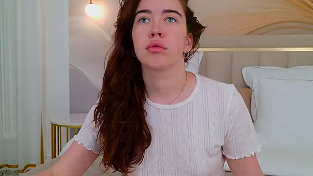 Snapshot of KimberlyBond chatting on October 7, 3:02 pm KimberlyBond online show from October 7, 3:02 pm