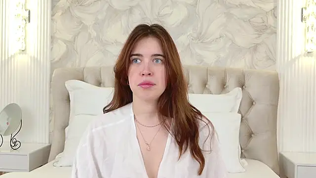 Snapshot of KimberlyBond chatting on September 18, 3:04 pm KimberlyBond online show from September 18, 3:04 pm