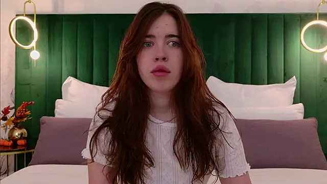 Snapshot of KimberlyBond chatting on September 29, 3:06 pm KimberlyBond online show from September 29, 3:06 pm