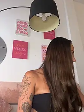 Rosieredxox online show from May 31, 4:46 pm