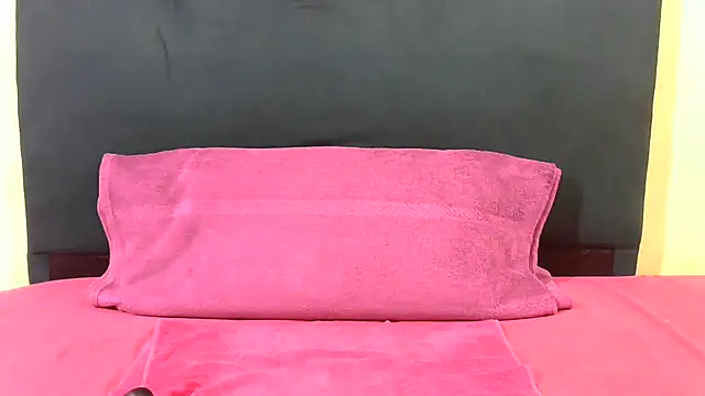 OnionBooty23 online show from October 4, 10:17 am