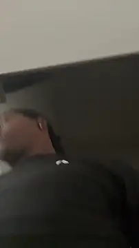 Snapshot of labishyoung25 chatting on November 14, 2:10 pm labishyoung25 online show from November 14, 2:10 pm