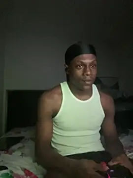 Snapshot of labishyoung25 chatting on February 23, 4:58 am labishyoung25 online show from February 23, 4:58 am