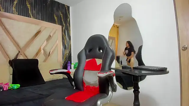 Snapshot of MiaCours chatting on October 11, 1:34 pm MiaCours online show from October 11, 1:34 pm