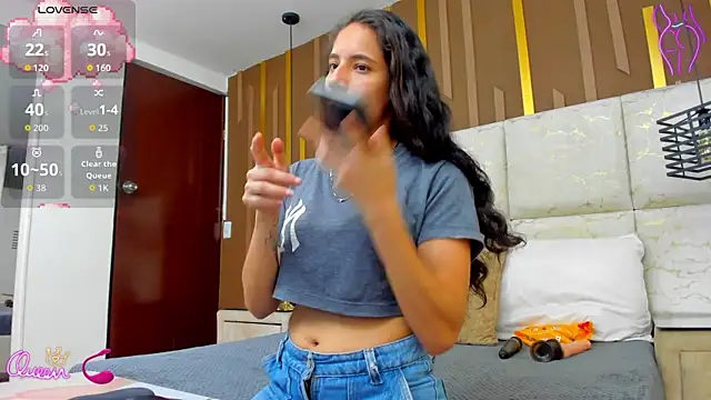 Snapshot of MiaCours chatting on June 2, 7:14 pm MiaCours online show from June 2, 7:14 pm