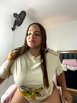 Snapshot of Andrea-Lu chatting on September 30, 2:39 am Andrea-Lu online show from September 30, 2:39 am