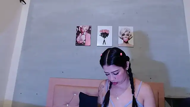 Olivia Spear online show from October 3, 12:28 pm