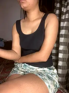 Snapshot of jiya00 chatting on November 11, 9:04 am jiya00 online show from November 11, 9:04 am