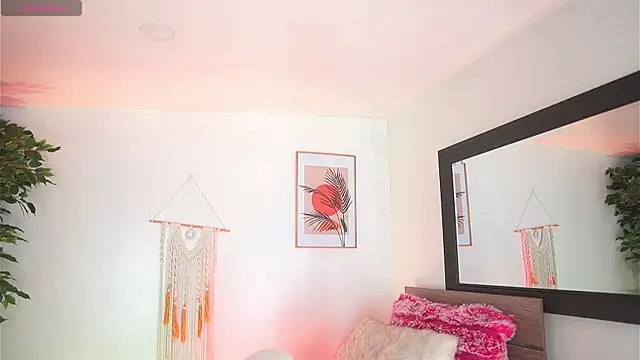 Snapshot of melissa_laurent_ chatting on November 5, 12:30 pm melissa laurent online show from November 5, 12:30 pm