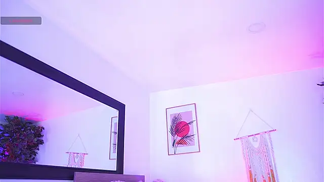 Snapshot of melissa_laurent_ chatting on November 12, 12:31 pm melissa laurent online show from November 12, 12:31 pm