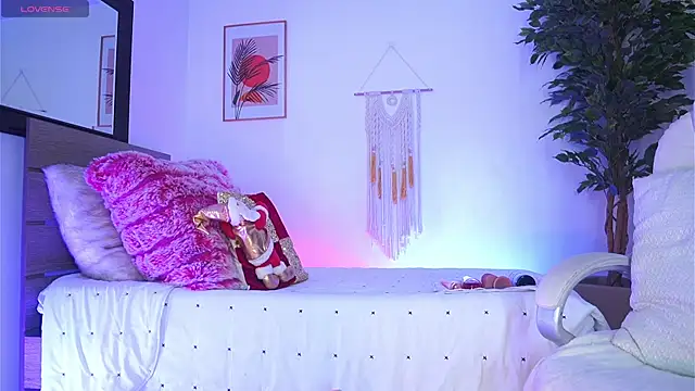 Snapshot of melissa_laurent_ chatting on November 20, 12:28 pm melissa laurent online show from November 20, 12:28 pm