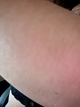 Mia-Glow online show from March 25, 12:59 pm