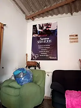 Mia-Glow online show from March 16, 9:50 pm