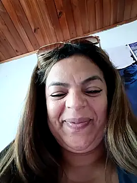 Mia-Glow online show from February 18, 1:40 pm