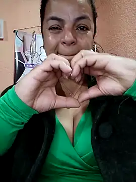 Mia-Glow online show from February 3, 12:10 pm