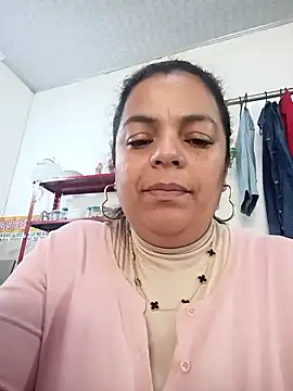 Mia-Glow online show from December 21, 2:30 pm