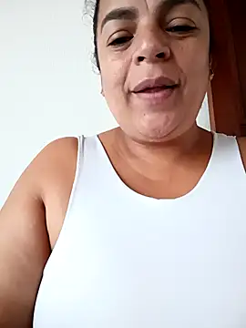 Mia-Glow online show from April 5, 2:24 pm