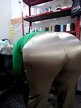 Mia-Glow online show from December 4, 12:04 pm