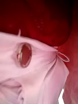 Mia-Glow online show from March 4, 1:41 pm