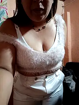 Mia-Glow online show from November 4, 12:09 pm