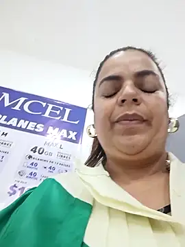 Mia-Glow online show from December 15, 12:11 pm