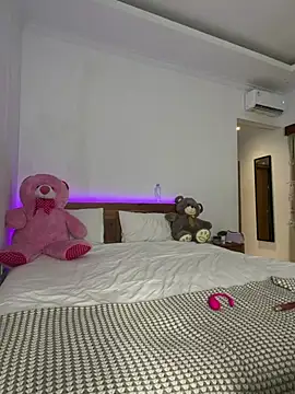 sarahsparkles20 online show from April 10, 1:01 am