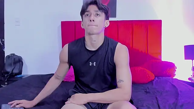 AndretiiAndCamila online show from November 4, 1:15 pm