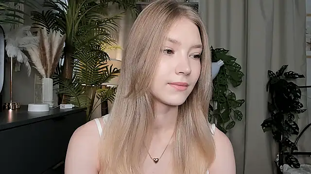 Snapshot of ChinBonnell chatting on September 21, 5:45 am ChinBonnell online show from September 21, 5:45 am