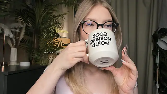 ChinBonnell online show from November 15, 5:44 am