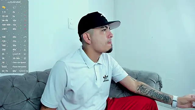 OwenStonne  online show from November 10, 11:48 am