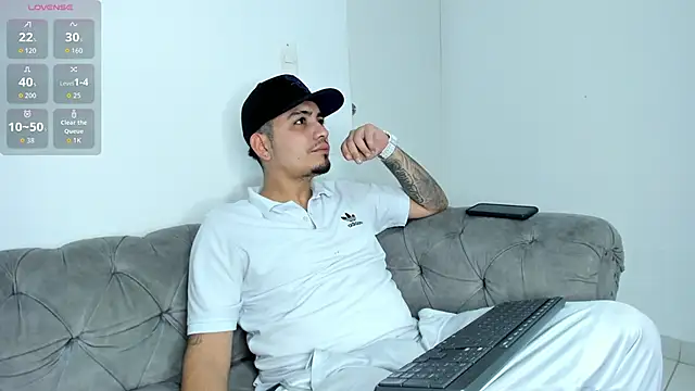 Snapshot of OwenStonne_ chatting on September 18, 4:04 am OwenStonne online show from September 18, 4:04 am