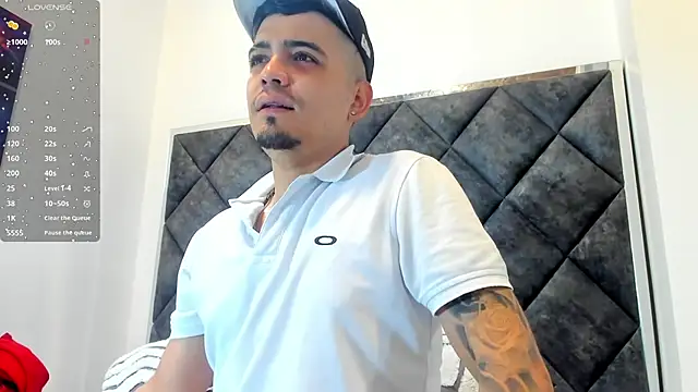 OwenStonne  online show from November 18, 11:46 am