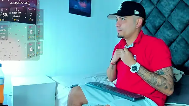 OwenStonne  online show from November 23, 12:37 pm