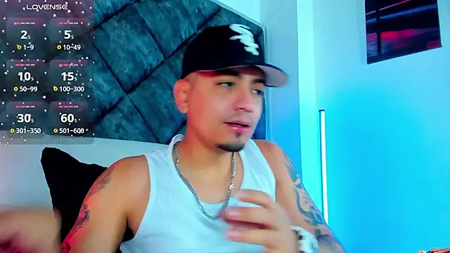 OwenStonne  online show from December 1, 1:12 pm