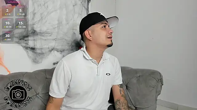 OwenStonne  online show from October 22, 4:12 am