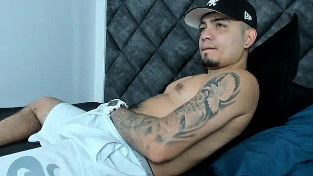 OwenStonne  online show from November 13, 12:31 pm