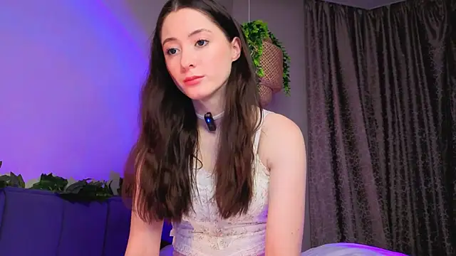 KayleeAgney online show from November 29, 7:03 pm