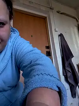 Snapshot of Tupo070481 chatting on October 4, 7:32 am Tupo070481 online show from October 4, 7:32 am